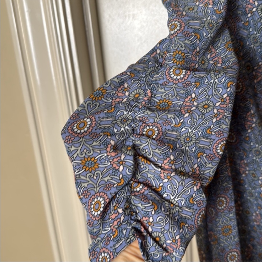 Max Studio Small Half Sleeve Blouse Floral - Picture 2 of 4